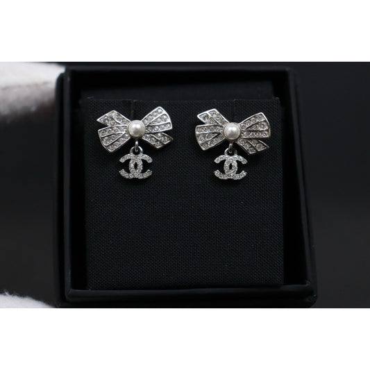 Excellent（Rank SA）｜ CHANEL A22P Coco Mark Rhinestone Rosette Silver Earrings Made In 2022Year｜S26031009
