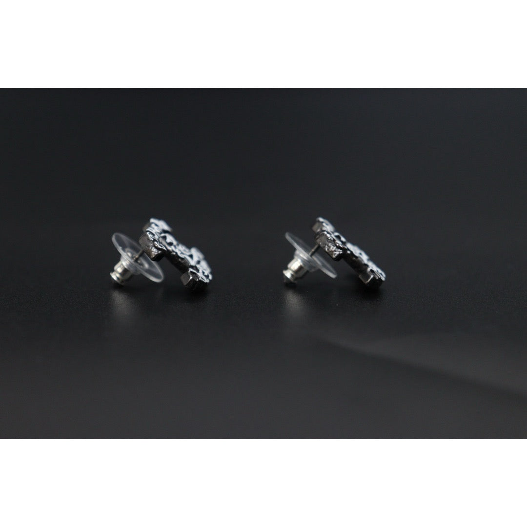 Include Authentic Detective Certificate of Authenticity｜Very Good ( Rank A) ｜CHANEL COCO Mark  A21P Black White Earrings Made In 2021Year｜S26031004