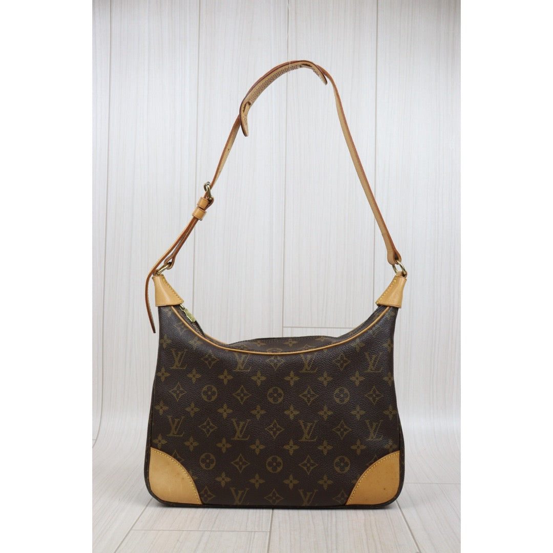 Include Entrupy Certificate of Authenticity｜Fair ( Rank B)｜Louis Vuitton Monogram Boulogne 30 Shoulder Bag｜26011409