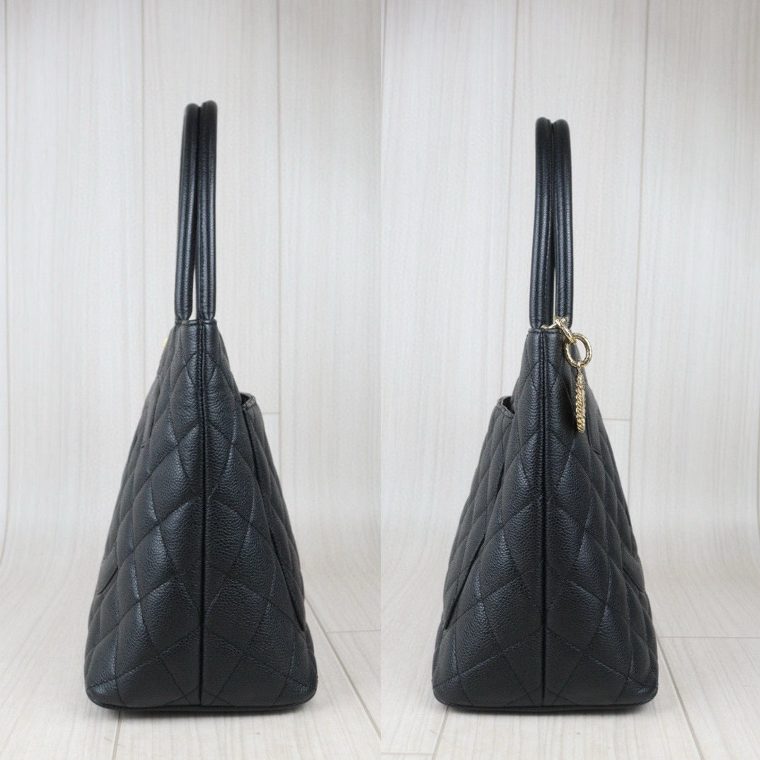 Very Good ( Rank A)｜ CHANEL Caviar Skin Leather Calf Leather Tote Bag Black Made In 2006～2008Year｜24090503