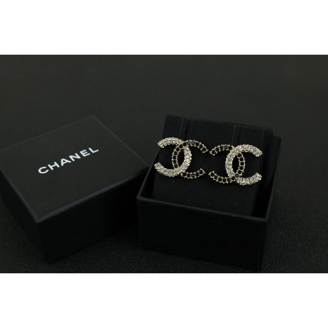 Excellent（Rank SA）｜CHANEL Black and White Rhinestone COCO Mark Drop Stud Earrings ｜X24111206