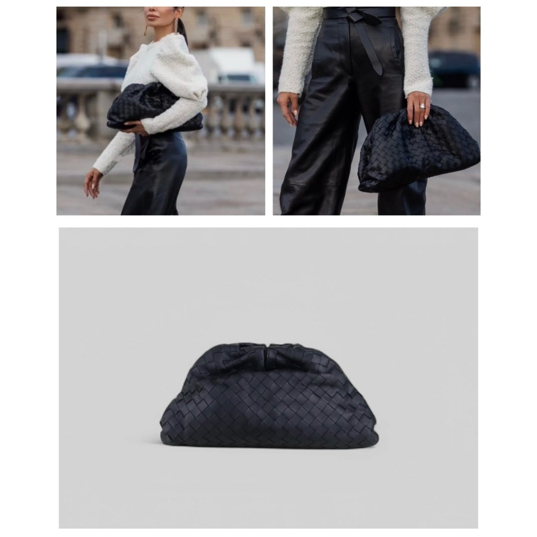 Excellent（Rank SA）｜ Bottega Veneta Lamb Skin Teen Pouch Classic Black｜S25032302