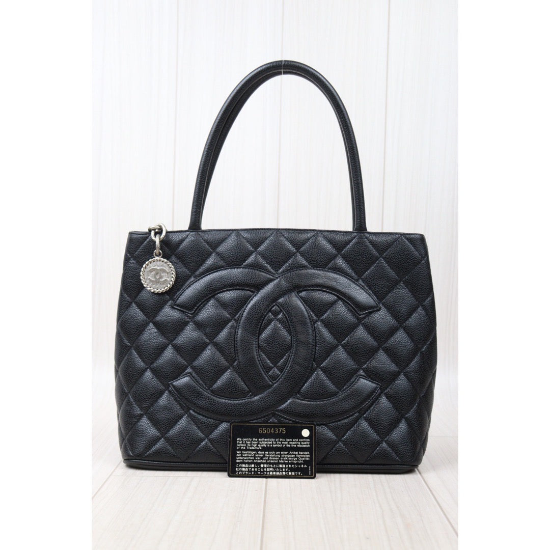 Rank A｜ CHANEL Caviar Skin Leather Calf Leather Tote Bag Made In 2000～2002Year｜24050902