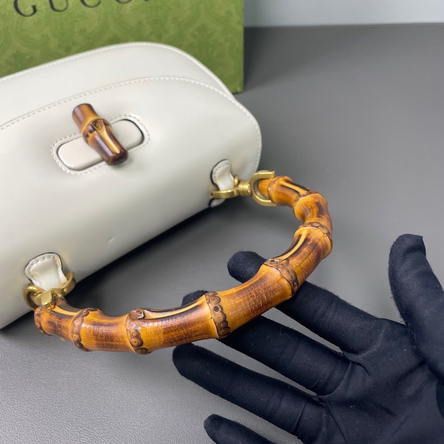 First installment 1/3｜ Very Good ( Rank A) ｜  GUCCI Bamboo Leather White Hand Bag