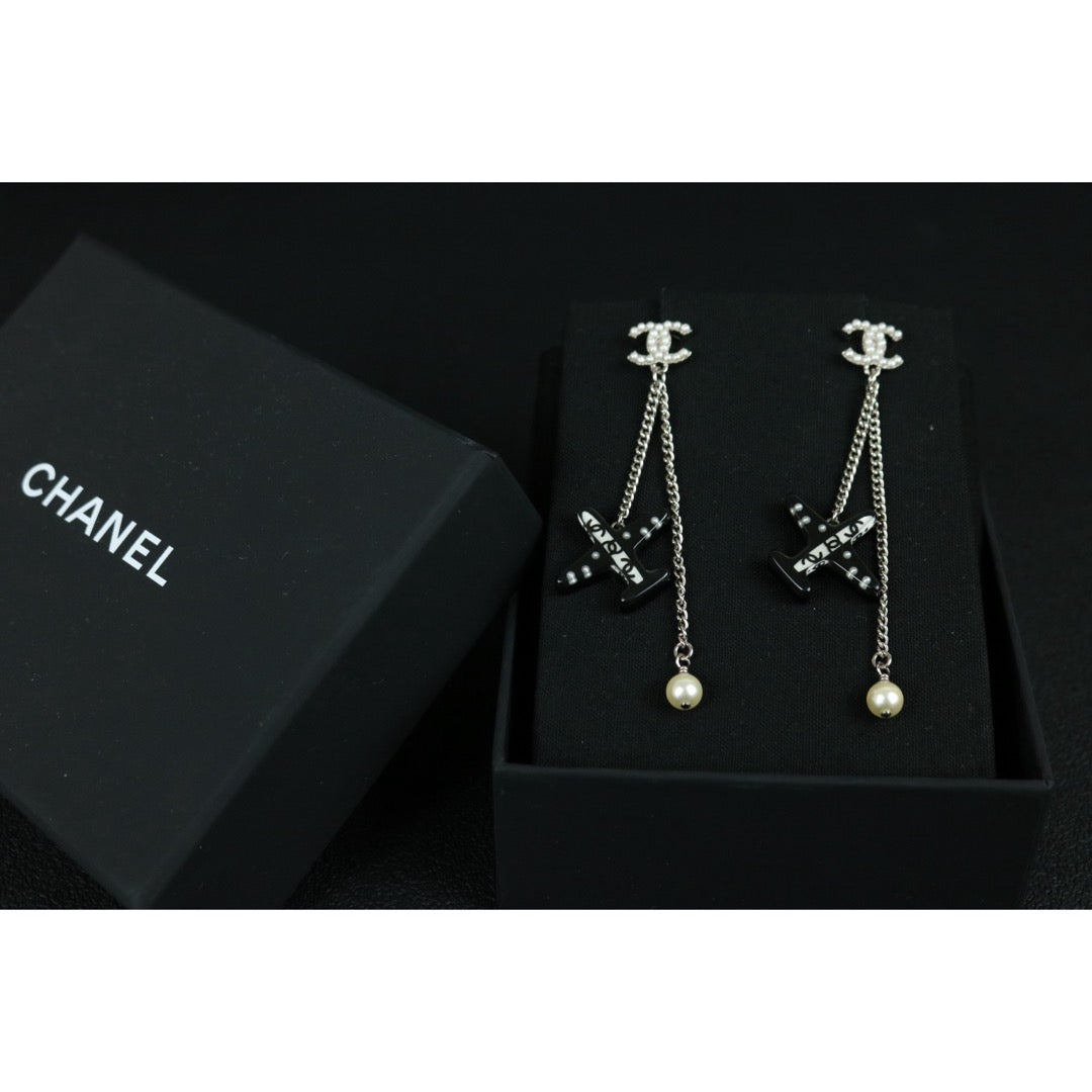 Include Authentic Detective Certificate of Authenticity｜Very Good ( Rank A) ｜CHANEL 16S COCO Mark Rhinestone Pearl Earrings Made In 2016Year｜X26041109