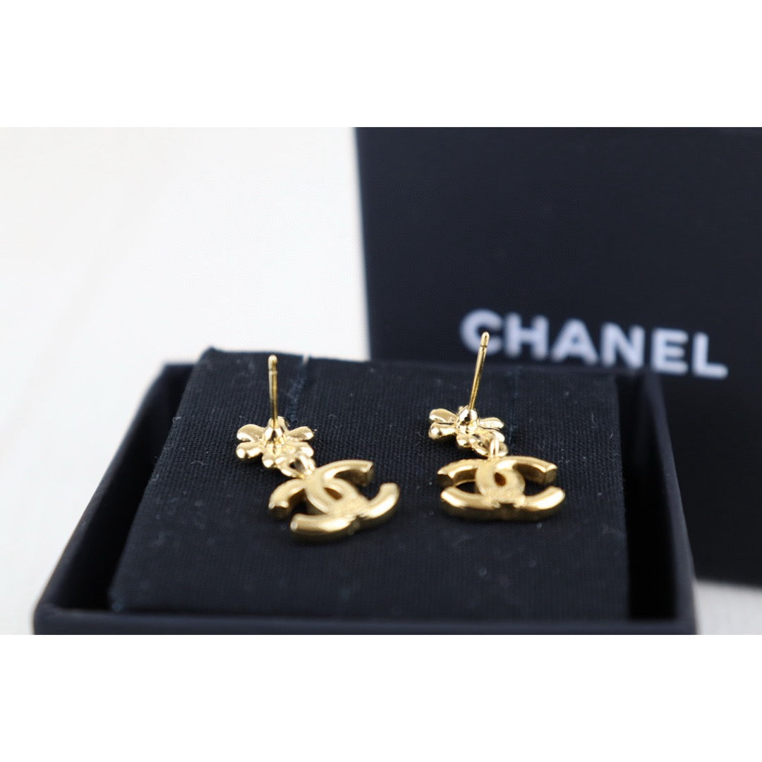 Very Good ( Rank A)｜CHANEL COCO Mark Diamond Vintage Earrings ｜H25011303