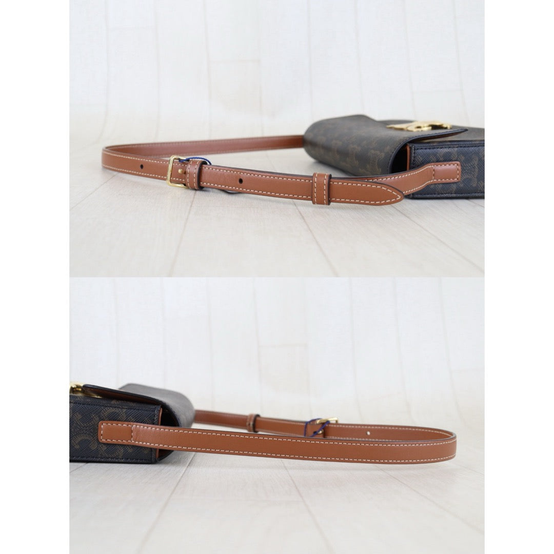 Very Good ( Rank A)｜ CELINE Macadam Triomphe Shoulder Bag  Golden Hardware｜S26012711