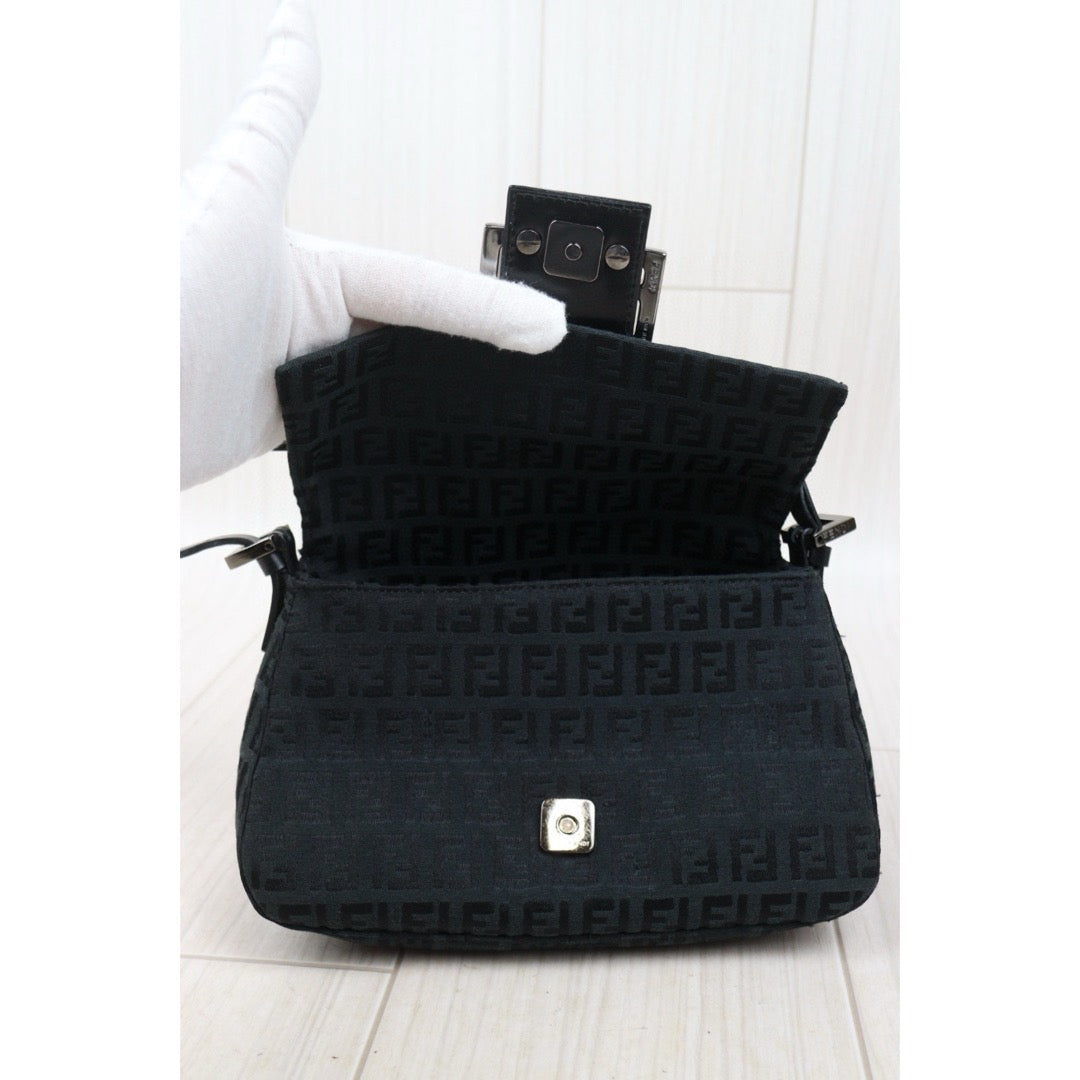 Good ( Rank AB)｜ FENDI Mamma Shoulder Bag Black ｜24112112