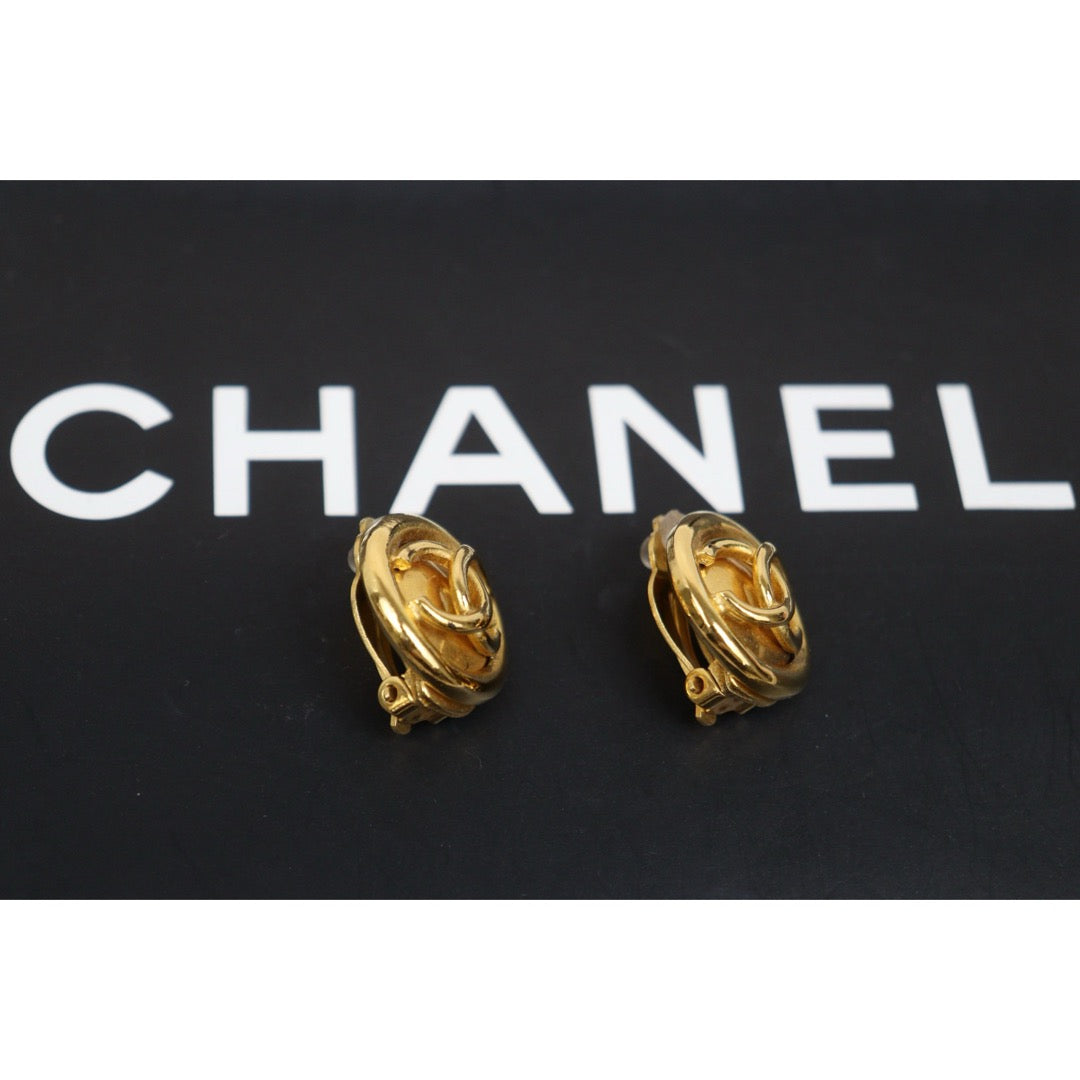 Very Good ( Rank A)｜CHANEL Coco Mark Vintage  Gold Plating  Earring Made In 1993Year ｜25122303