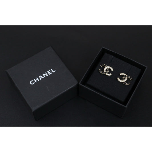 Very Good ( Rank A) ｜CHANEL COCO Mark Satin cc Chain Diamond Earrings ｜V25052510
