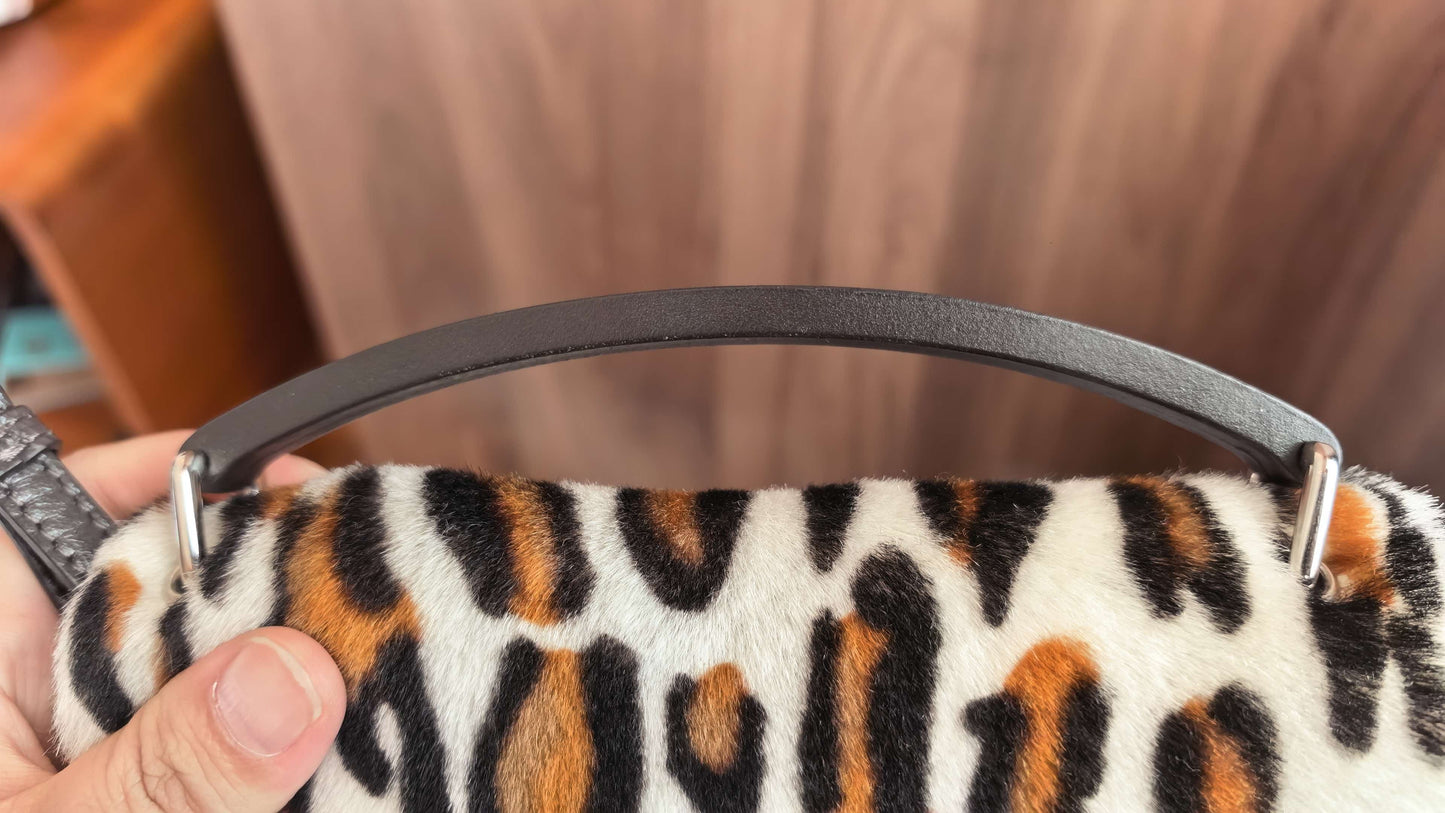 Include Entrupy Certificate of Authenticity｜Very Good ( Rank A)｜ FENDI Mamma Baguette Shoulder Bag
