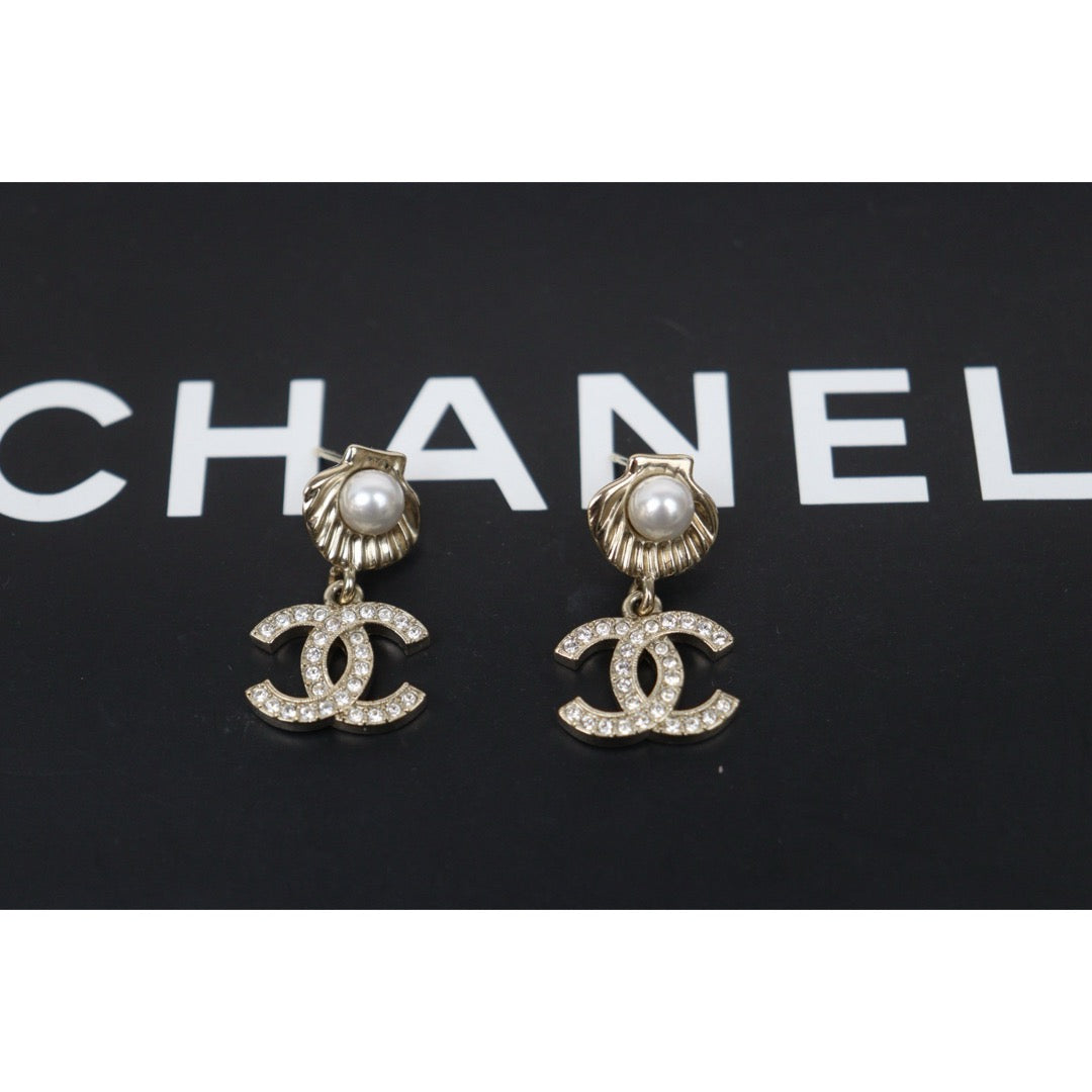 Very Good ( Rank A) ｜CHANEL COCO Mark Pearl Rhinestone Earrings Made In 2025Year｜V25121106