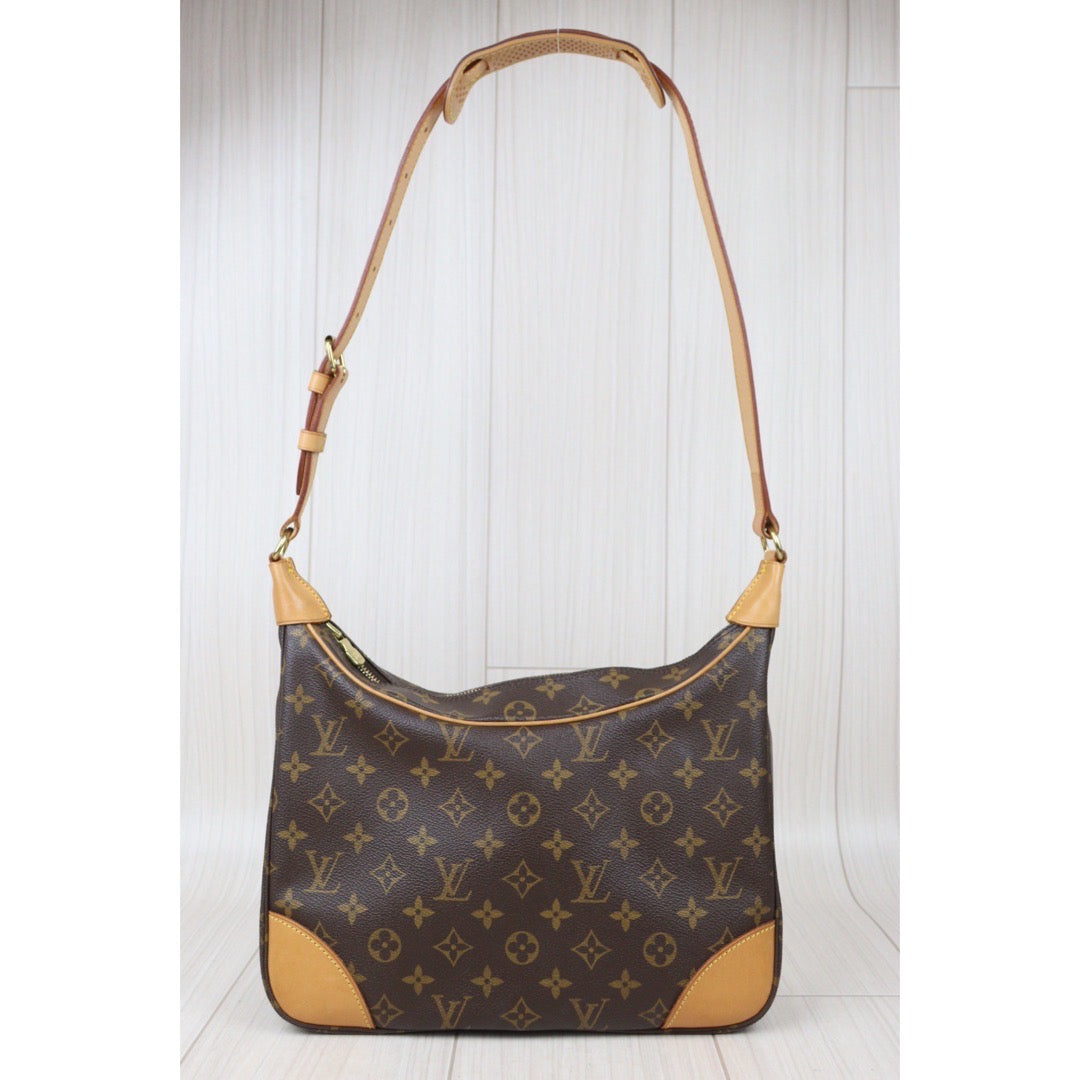 Very Good ( Rank A)｜LV Monogram Boulogne 30 Shoulder Bag ｜24070917