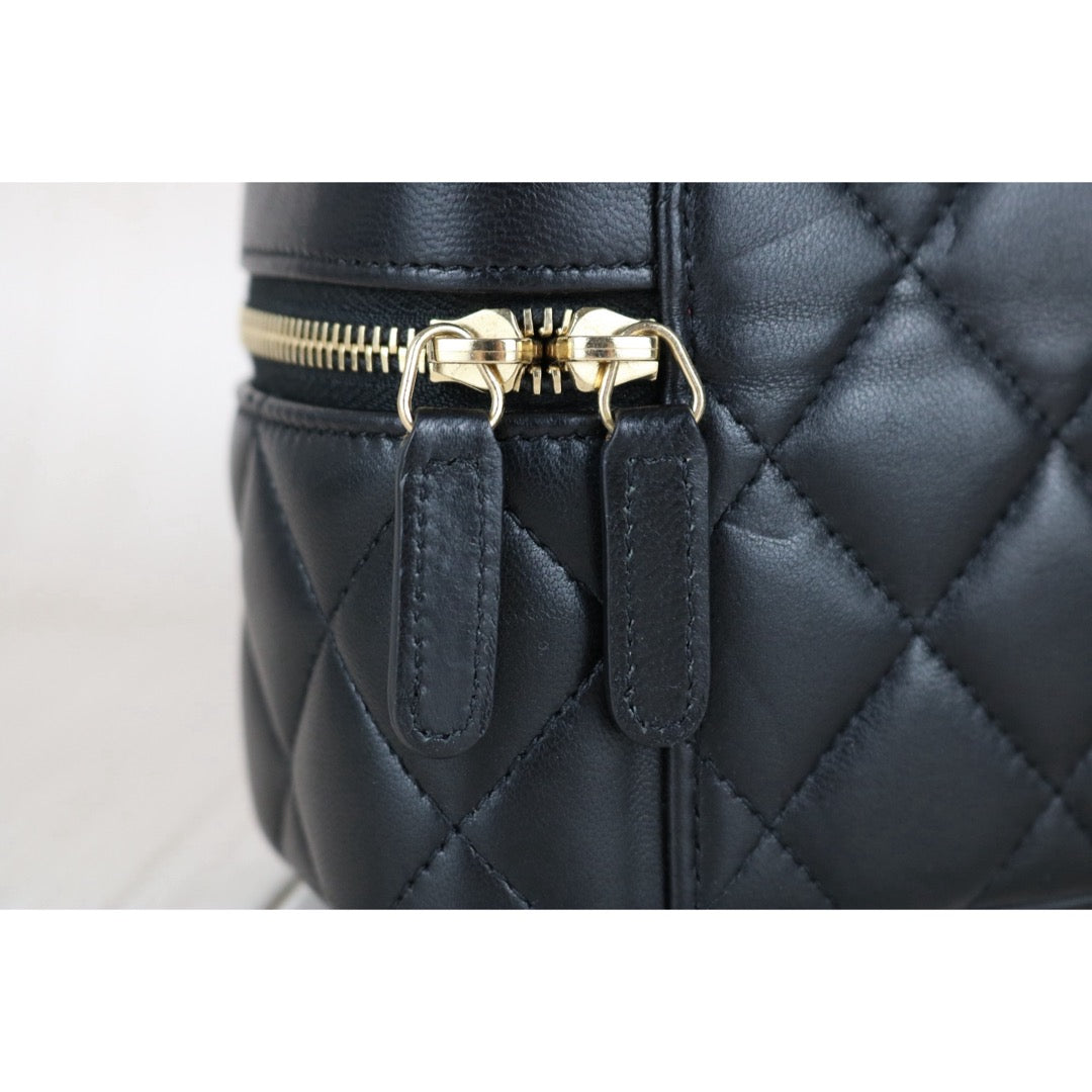 Very Good ( Rank A) ｜ CHANEL Lamb Skin Vanity  Made In 2017 Year ｜X25081814