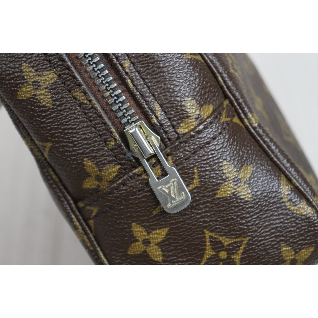 Include Entrupy Certificate of Authenticity｜Good ( Rank AB)｜ Louis Vuitton Truth Toilet 28 Monogram Makeup Pouch｜26071602