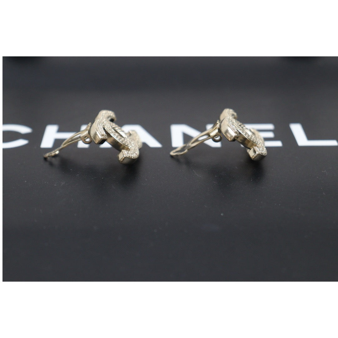 Very Good ( Rank A) ｜CHANEL COCO Mark Vintage Earrings ｜Q25041707