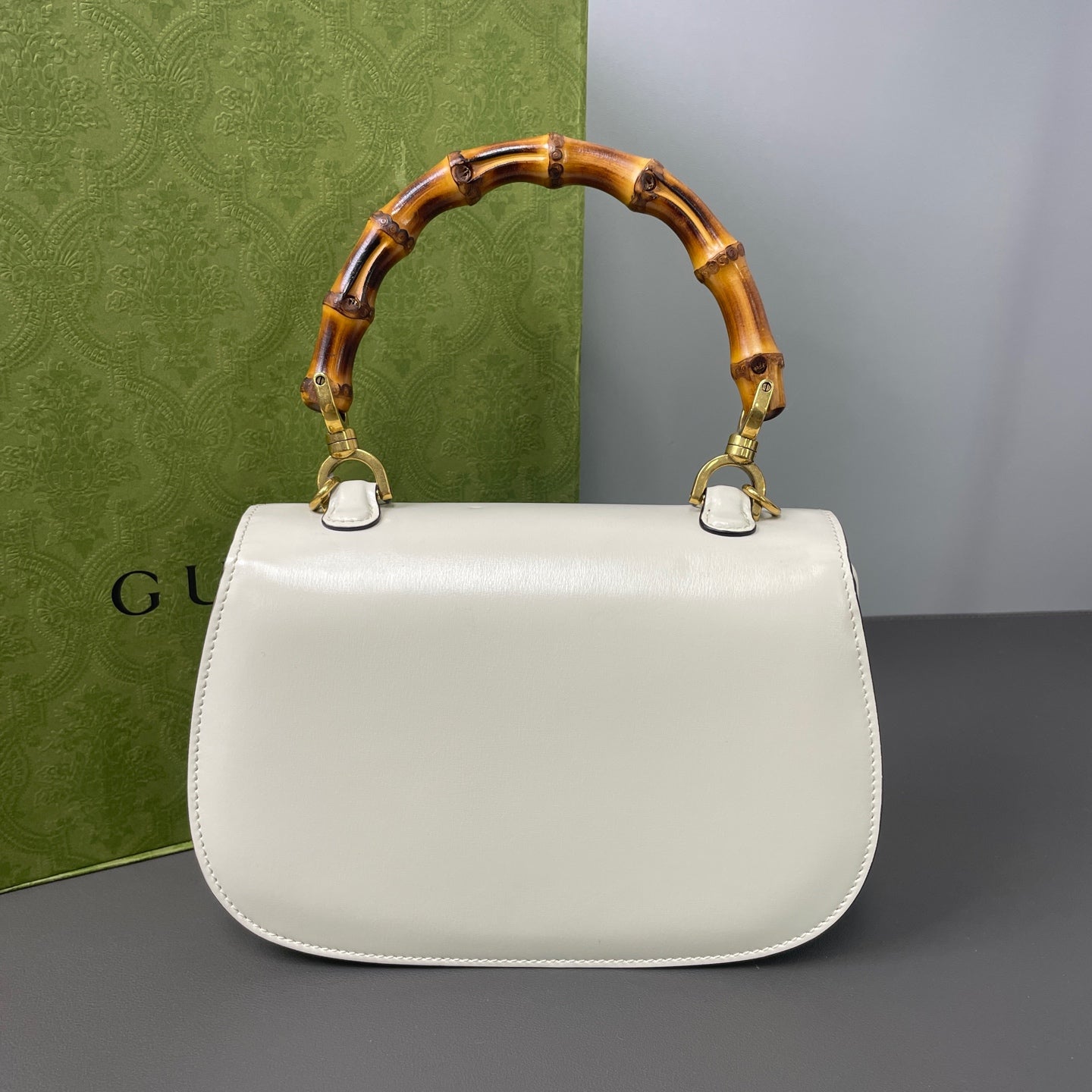 First installment 1/3｜ Very Good ( Rank A) ｜  GUCCI Bamboo Leather White Hand Bag