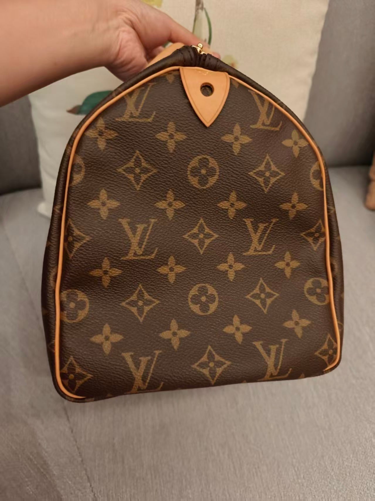 Include Entrupy Certificate of Authenticity｜Very Good (Rank A) ｜ Louis Vuitton Monogram Speedy 30 Hand Bag