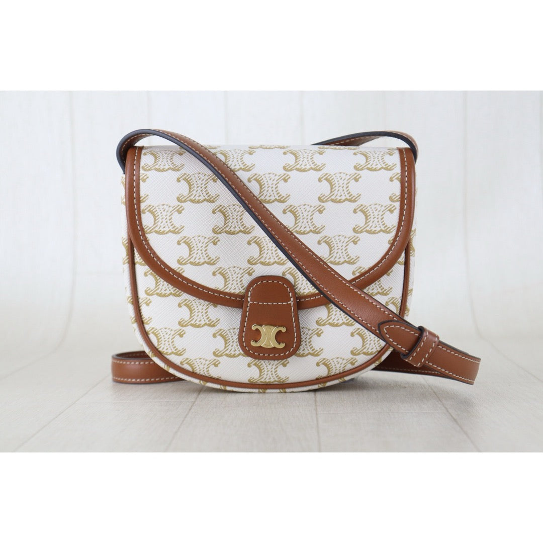 Include Entrupy Certificate of Authenticity｜Very Good ( Rank A) ｜ CELINE White Macadam Triomphe Cross Body Shoulder Bag Current Model｜S26090737