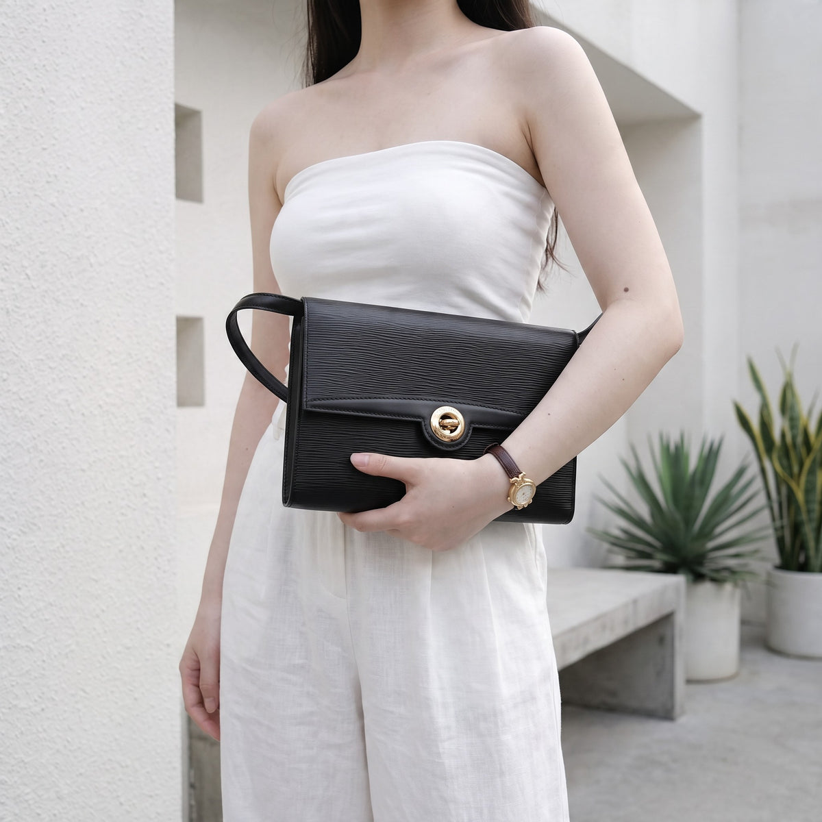 Include Entrupy Certificate of Authenticity｜Good ( Rank AB)｜Louis Vuitton Epi Arche Shoulder Bag Black｜26101303