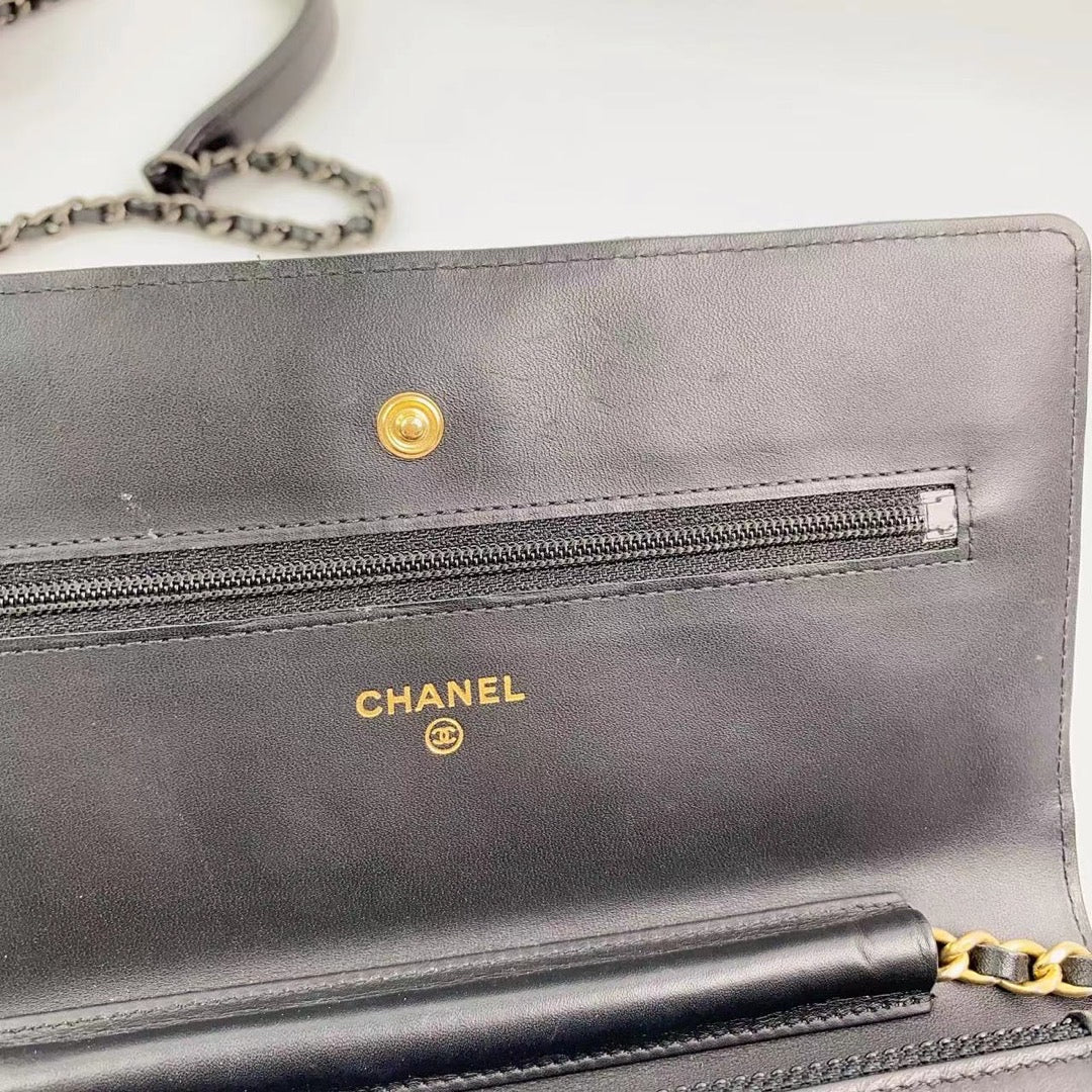 Rank A｜ CHANEL Limited Matelasse Leather 2.55 Chain Wallet Black Gold Hardware ｜230841