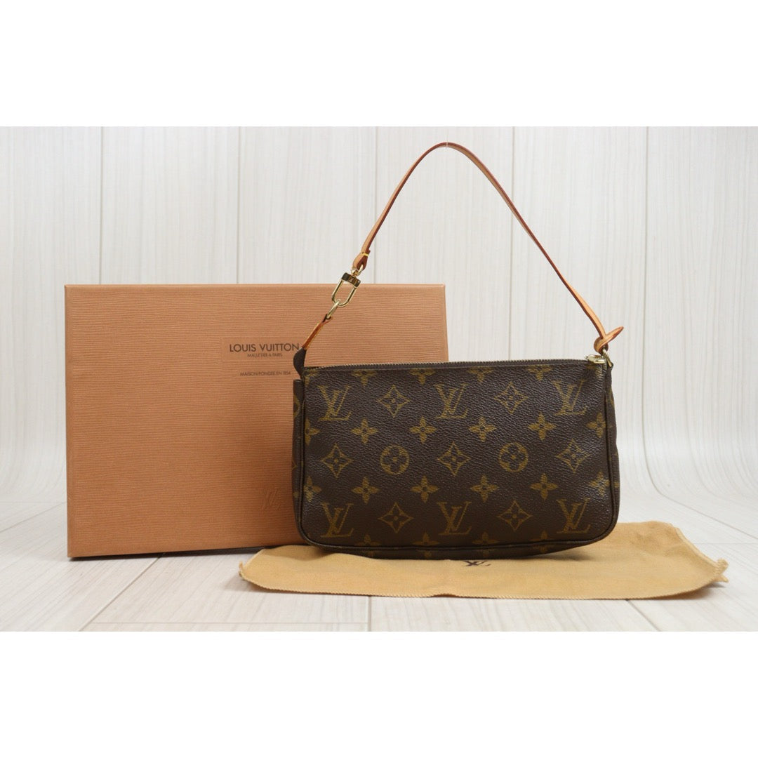 Include Entrupy Certificate of Authenticity｜Very Good ( Rank A)｜ Louis Vuitton Monogram Pochette Accessoire｜26091807