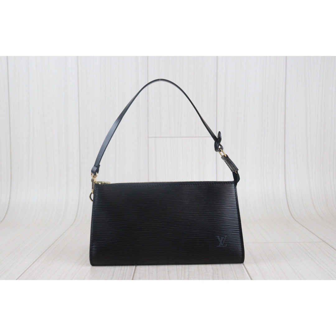 Rank A ｜LV Epi Pochette Accessoir Handbag Black｜23090908