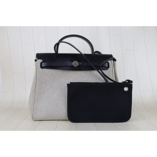 Include Entrupy Certificate of Authenticity｜Good ( Rank AB) ｜ HERMES Herbag 31 Shoulder Bag Z Stamp Made In 2021Year｜S26040101