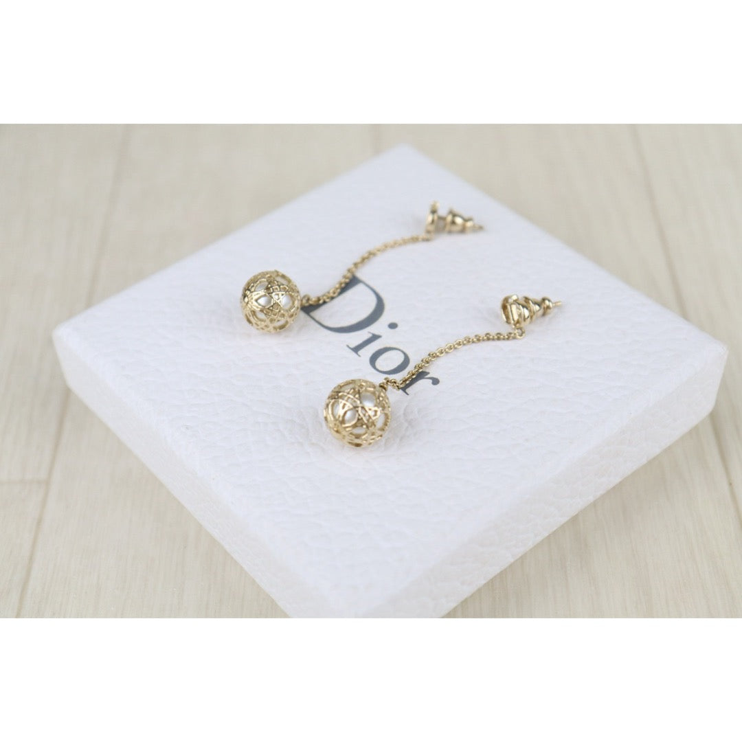Include Authentic Detective Certificate of Authenticity｜Very Good ( Rank A) ｜ Dior CD Pearl Pendant Earring ｜S26040302