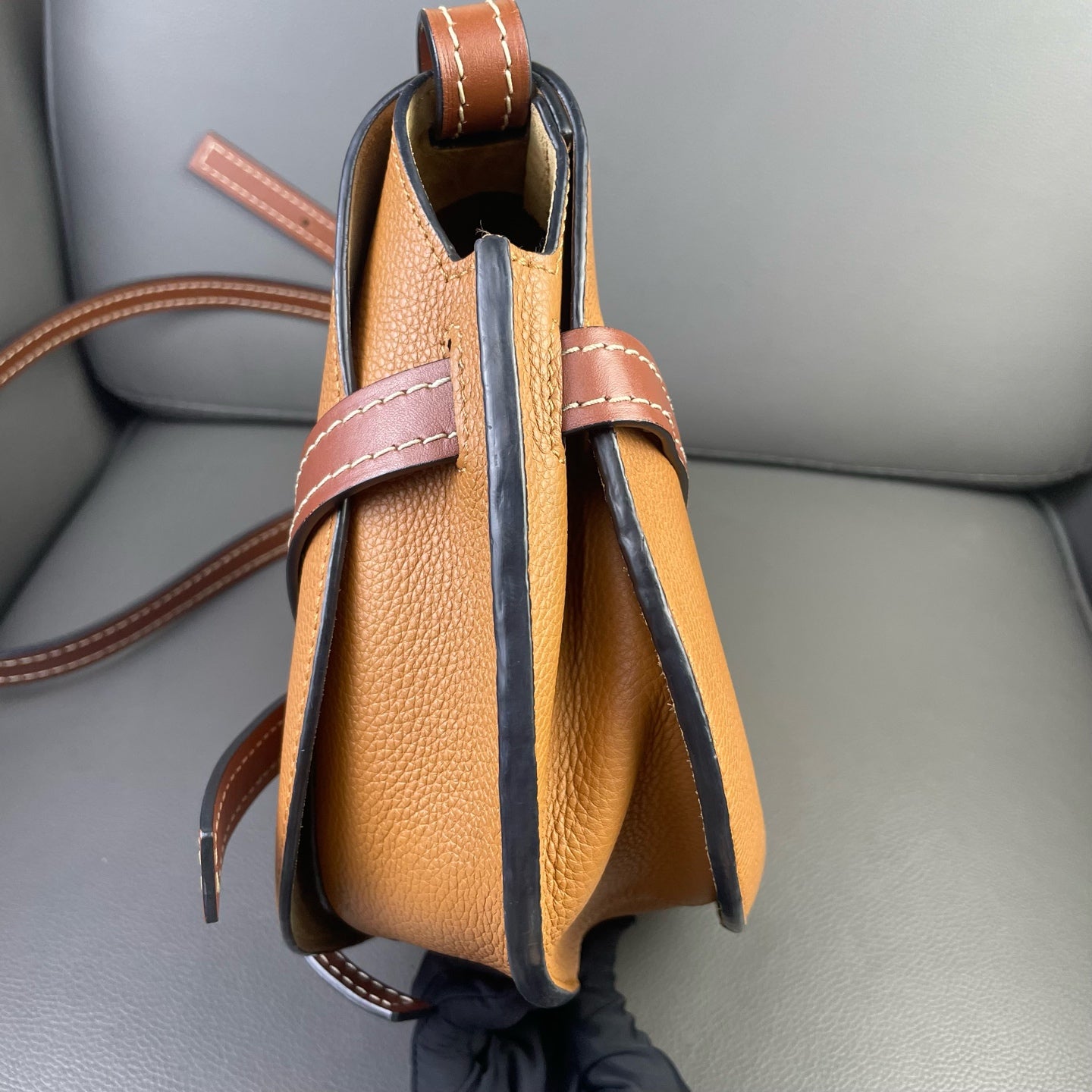 Very Good ( Rank A) ｜ Loewe Gate  Shoulder Bag Caramel｜P24051325