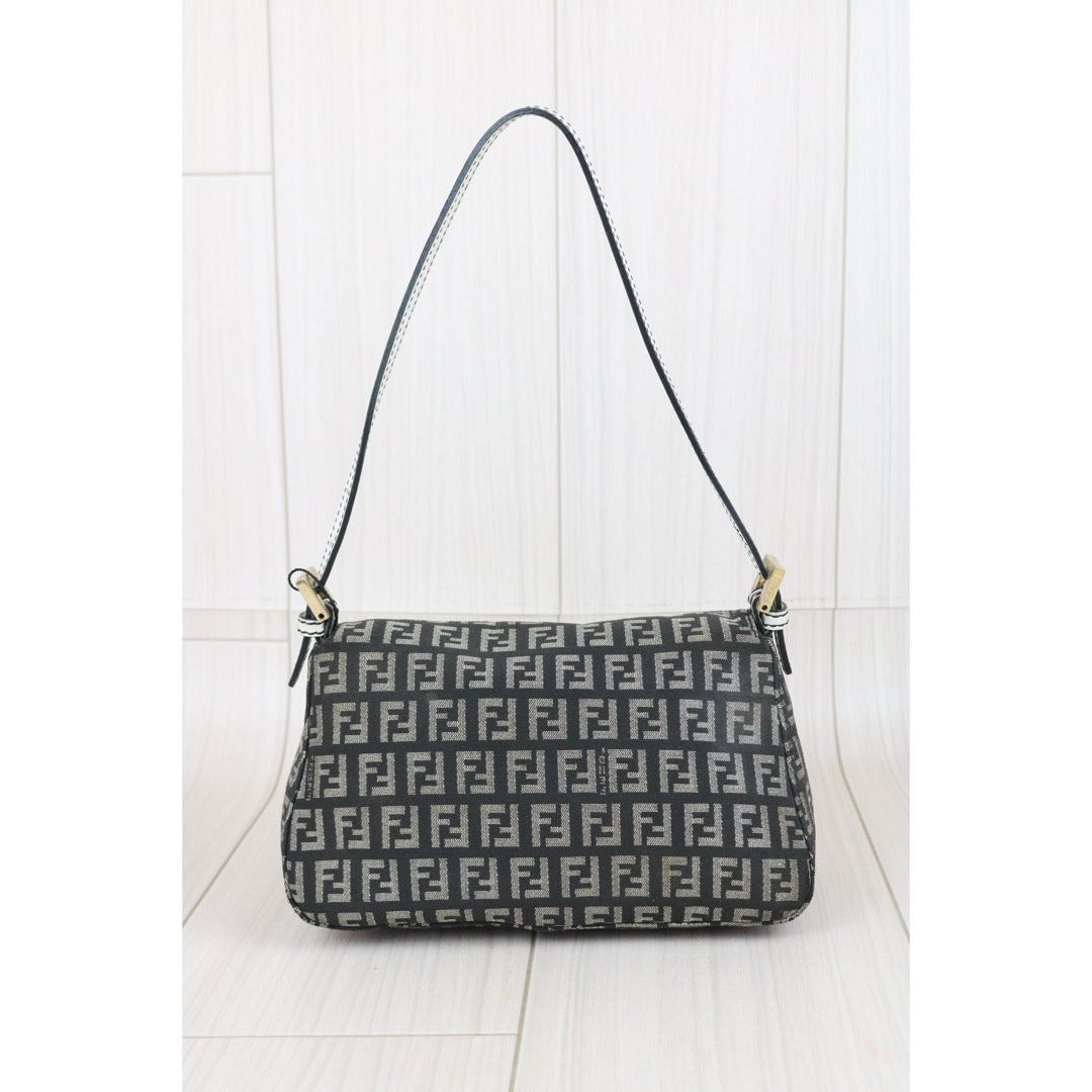 Include Entrupy Certificate of Authenticity｜Good ( Rank AB)｜ FENDI Zucca Mamma Baguette Shoulder Bag Black and White｜X26100712