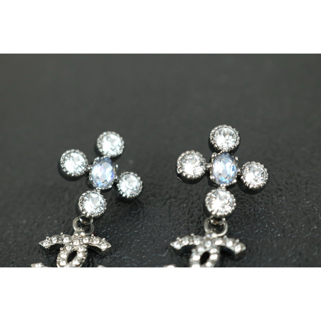 Very Good ( Rank A)｜ CHANEL Coco Mark Rhinestone Earrings Silver｜F25021101