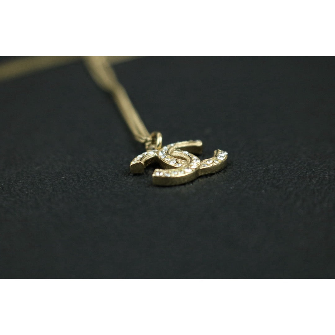 Include Authentic Detective Certificate of Authenticity｜Very Good ( Rank A) ｜ CHANEL A17S Coco Mark  Pearl Rhinestone Choker  Necklace｜S26062511