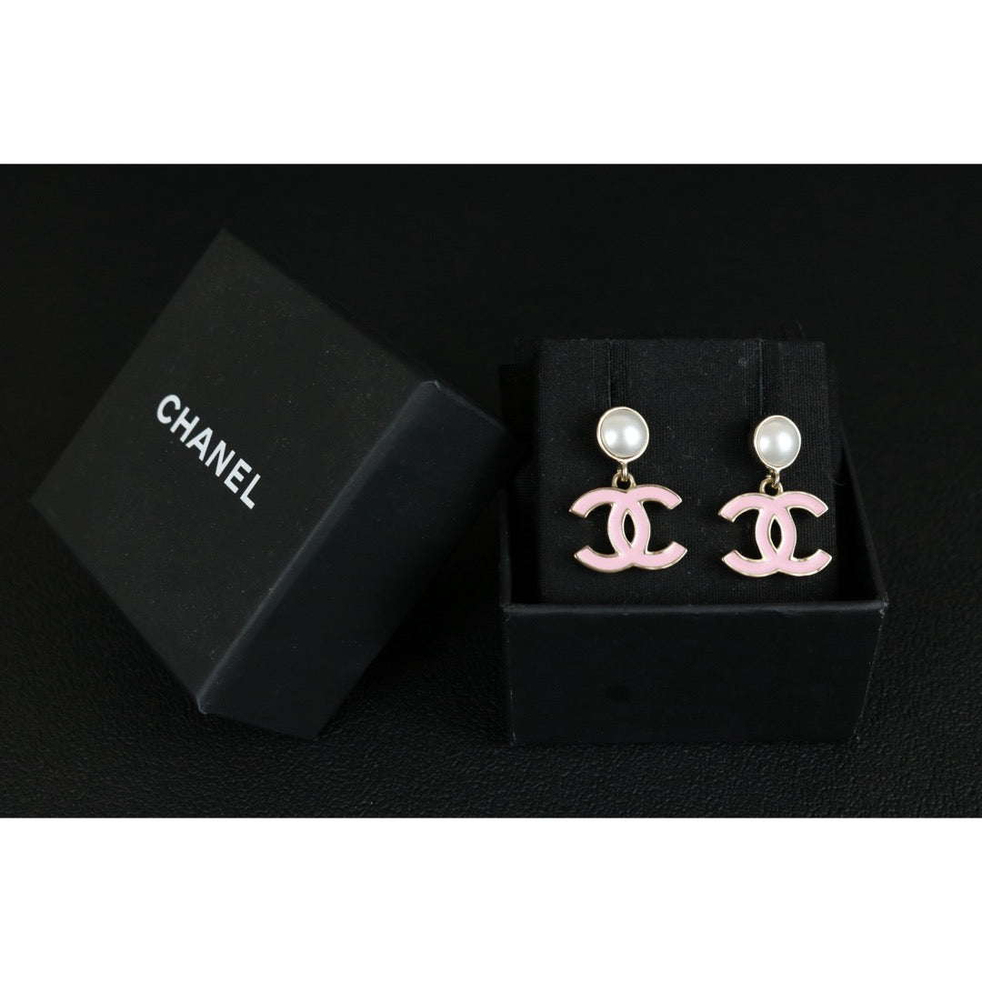 Very Good ( Rank A) ｜CHANEL A25P COCO Mark Pearl Pendant Earrings Pink｜X25112305