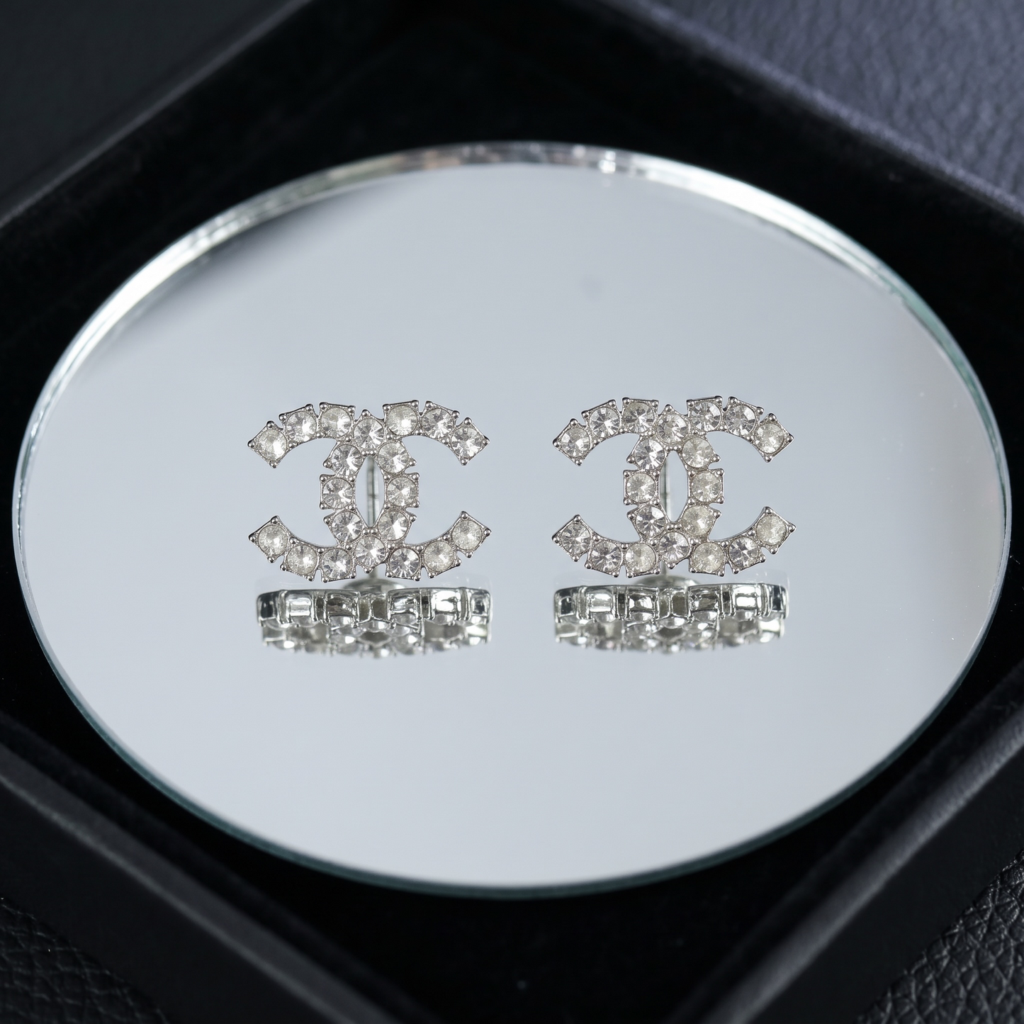 Include Authentic Detective Certificate of Authenticity｜Very Good ( Rank A) ｜CHANEL B18S COCO Mark Rhinestone Earrings Made In 2018 Year｜S26080111
