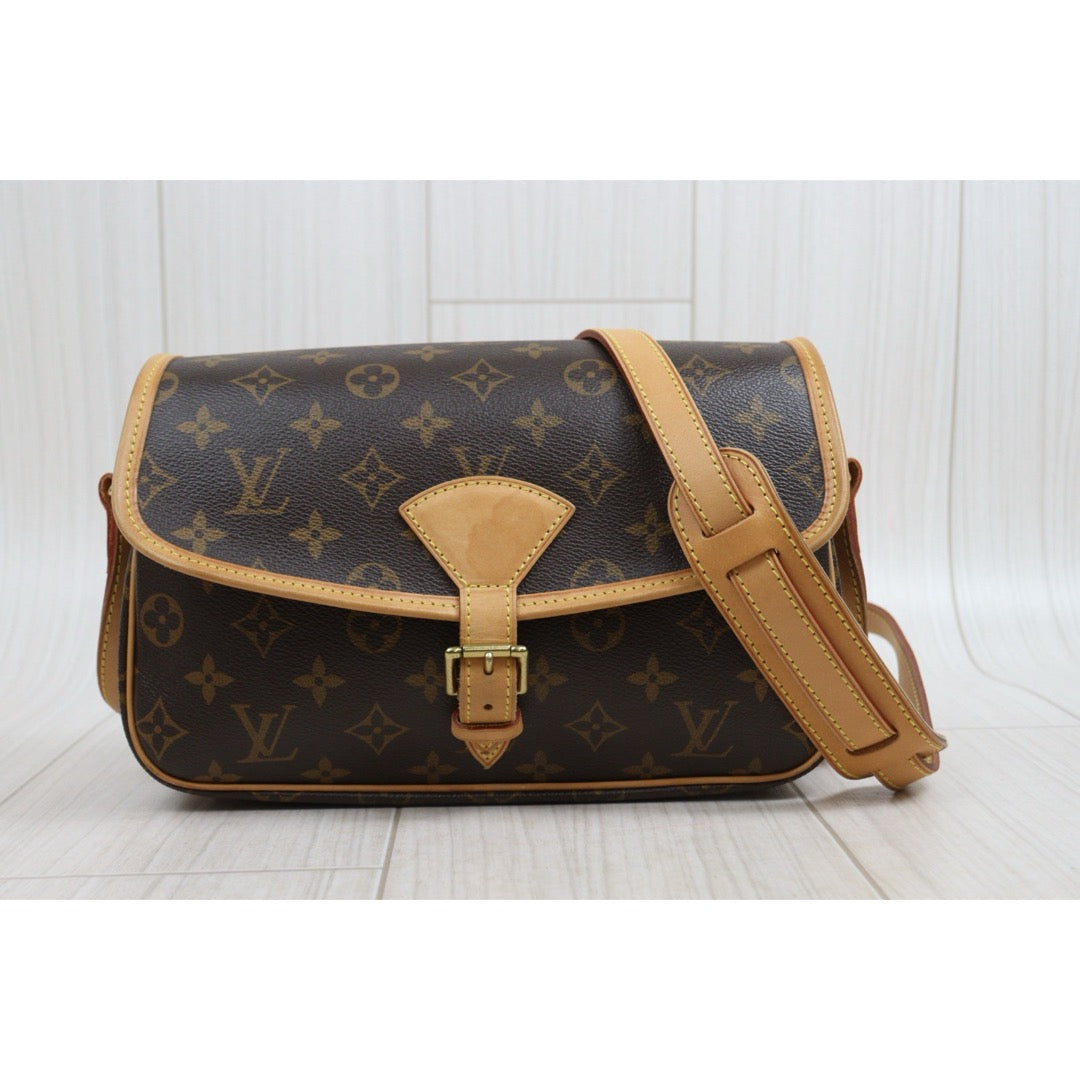 Include Entrupy Certificate of Authenticity｜Good ( Rank AB)｜Louis Vuitton Monogram Baguette Postman ShoulderBag ｜26031903