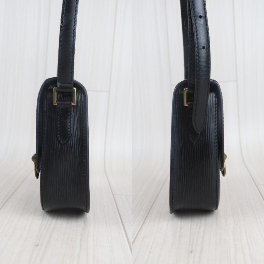 Rank AB ｜ LV Epi Saint Cloud PM Shoulder Bag ｜23081503