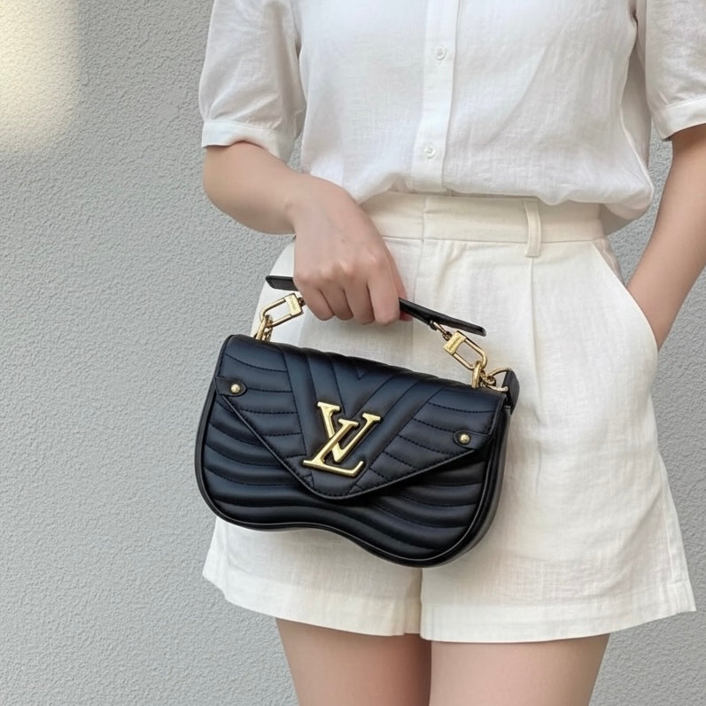 Include Entrupy Certificate of Authenticity｜Very Good ( Rank A)｜ Louis Vuitton Calf Leather  New Wave Multi Pochette  Black｜S26060801