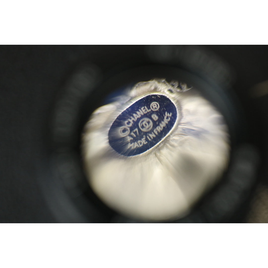 Very Good ( Rank A)｜ CHANEL  Coco Mark Silver Colorblock Pearl  Brooch ｜F25012308