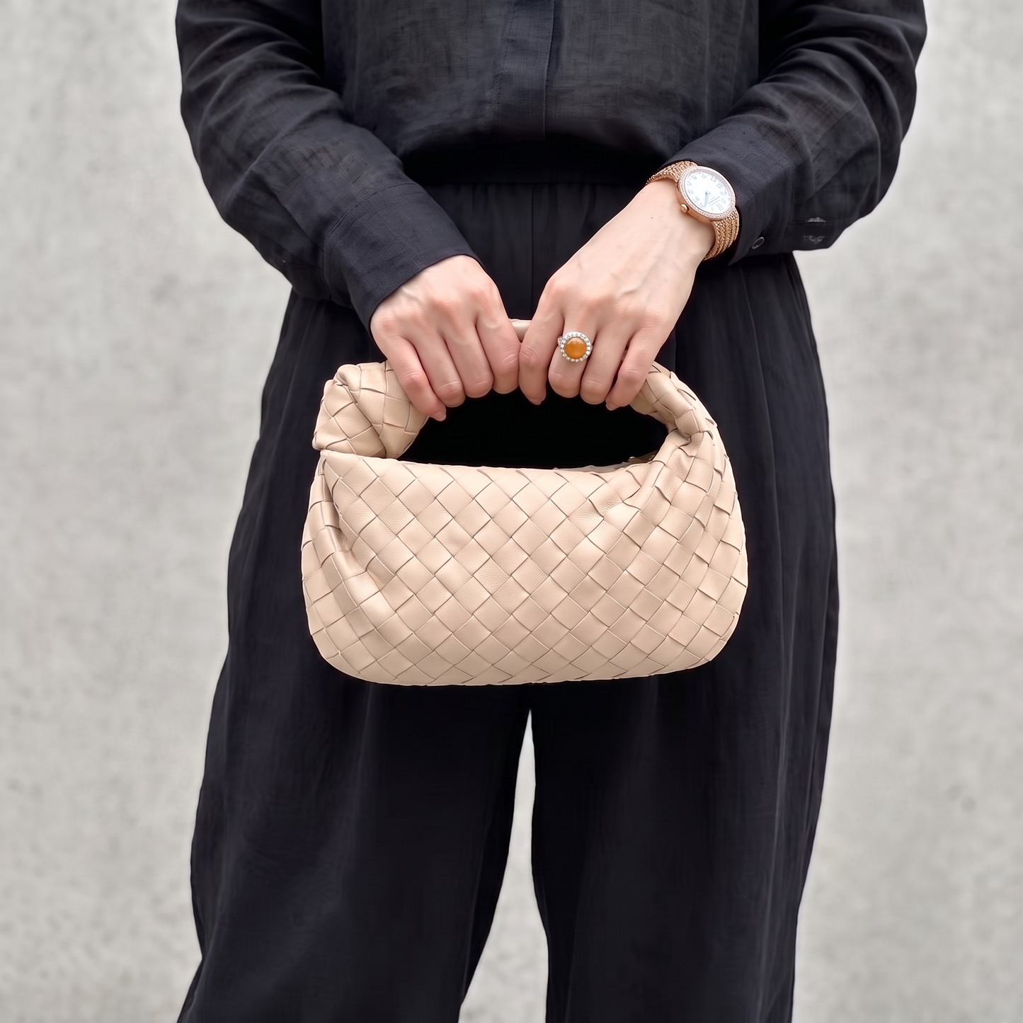 Include Entrupy Certificate of Authenticity｜Very Good ( Rank A)｜ Bottega Veneta Lamb Skin Mini Jodie Hand Bag Beige｜S26083013