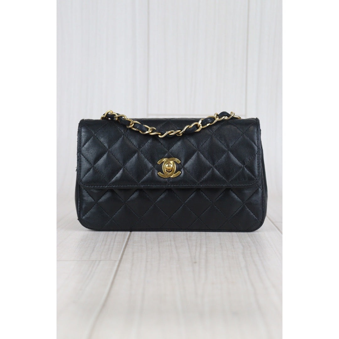 Rank AB ｜ CHANEL Matrasse Lambskin Mini Shoulder Bag Black｜V23091507