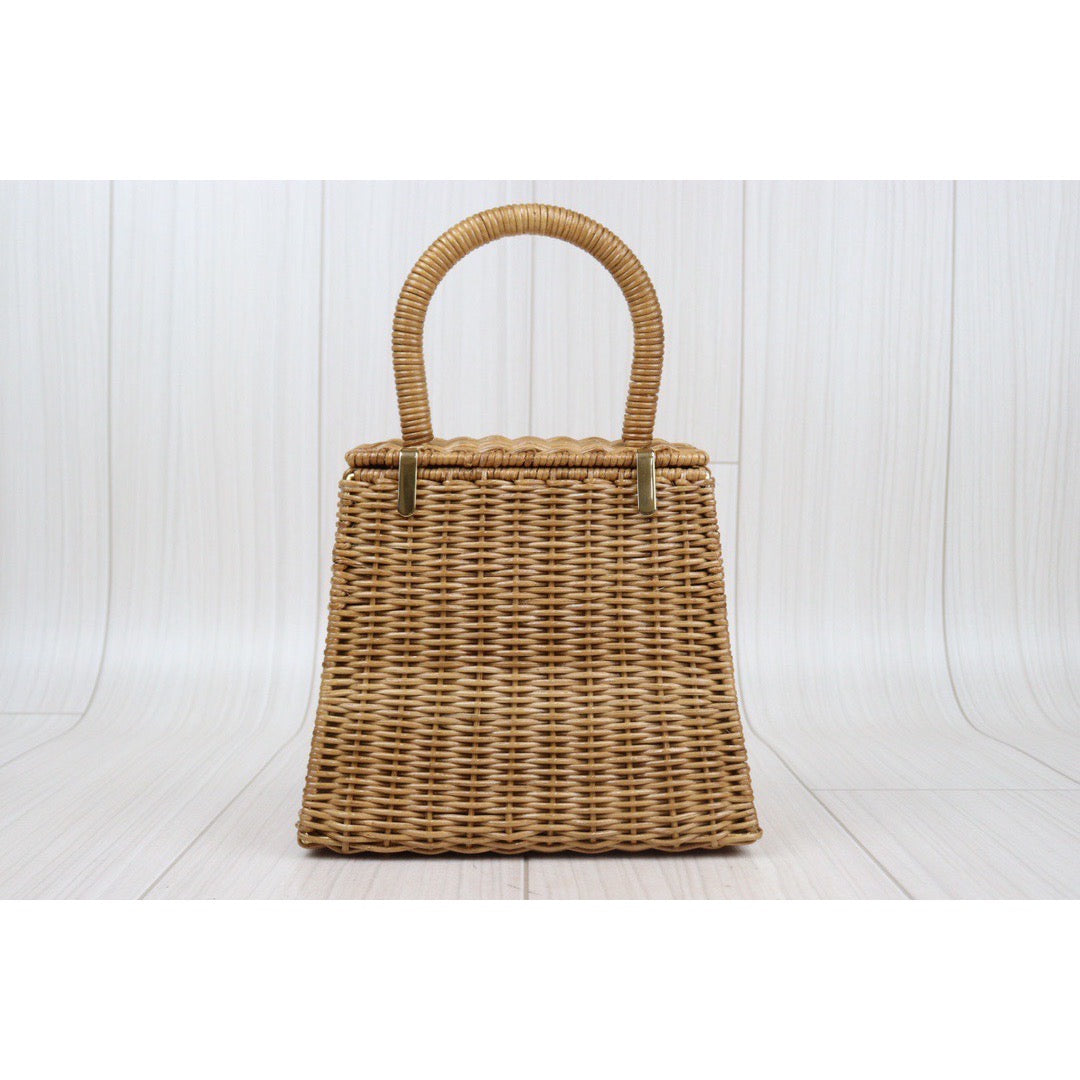 Rank A ｜Ferragamo Gancini Bamboo Handbag ｜24030711