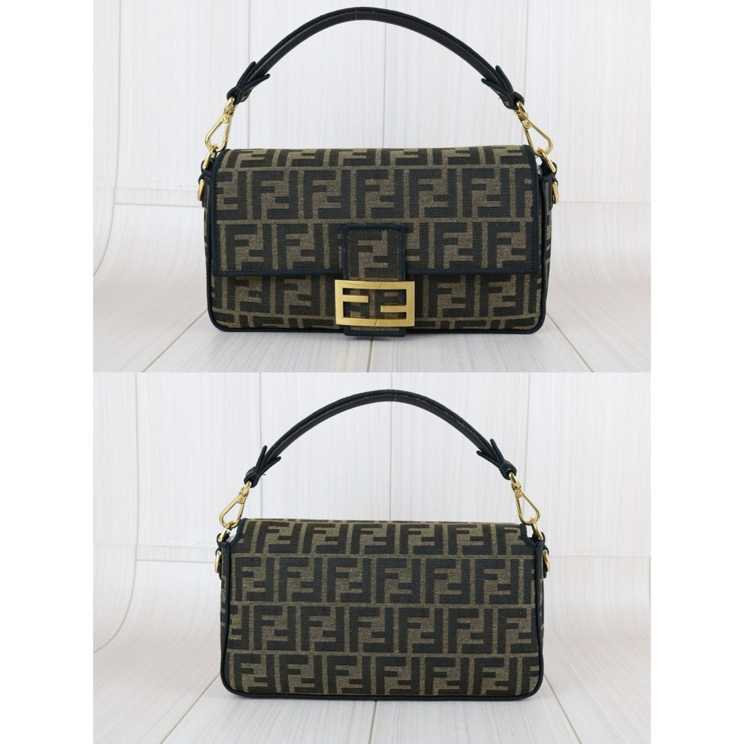 Very Good ( Rank A)｜ FENDI Mamma Baguette Shoulder Bag  Gold Hardware Current Model｜S25072102