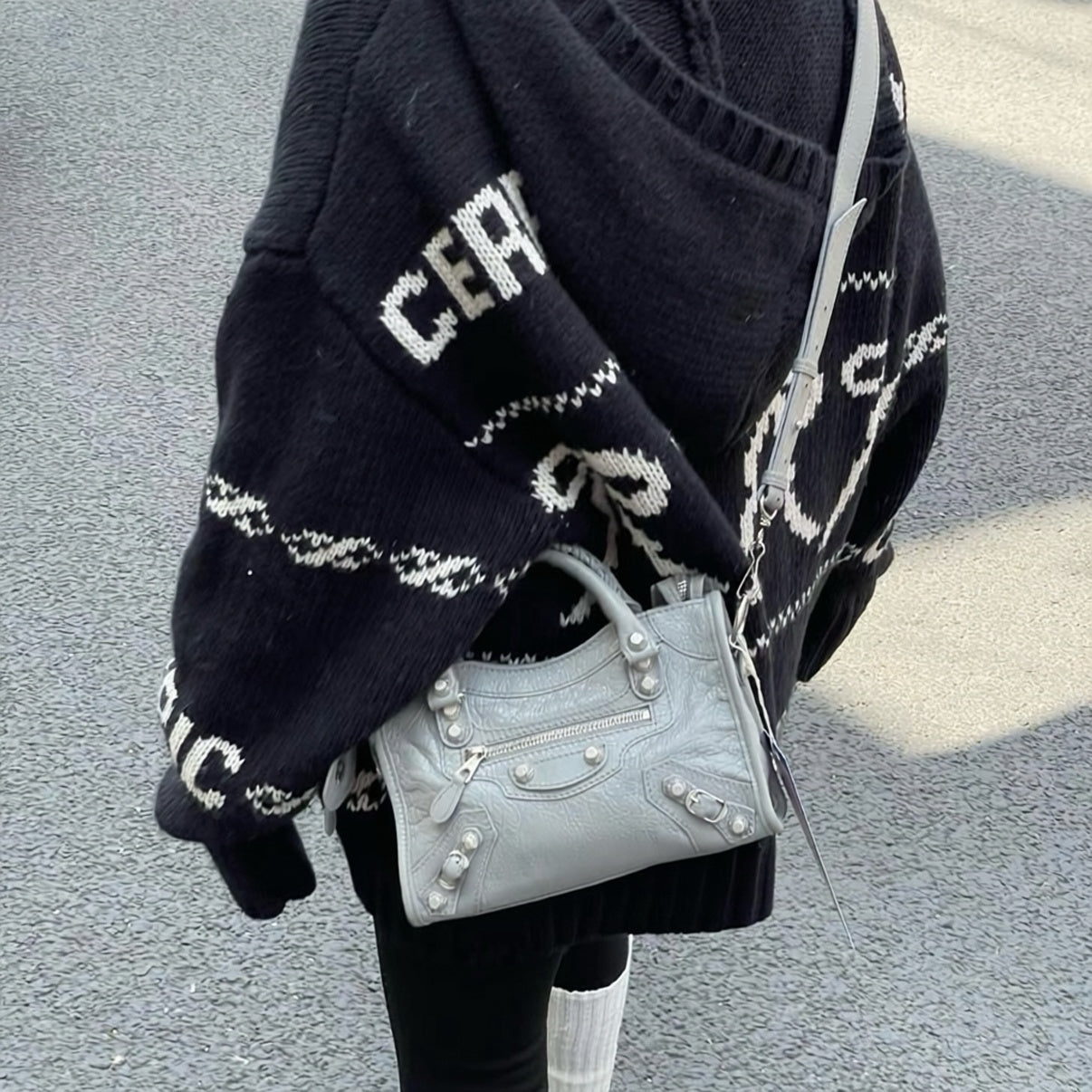 Include Entrupy Certificate of Authenticity｜Very Good ( Rank A)｜Balenciaga Waxed Leather Gaint Classic City Mini Grey HandBag Shoulder Bag ｜S26083014