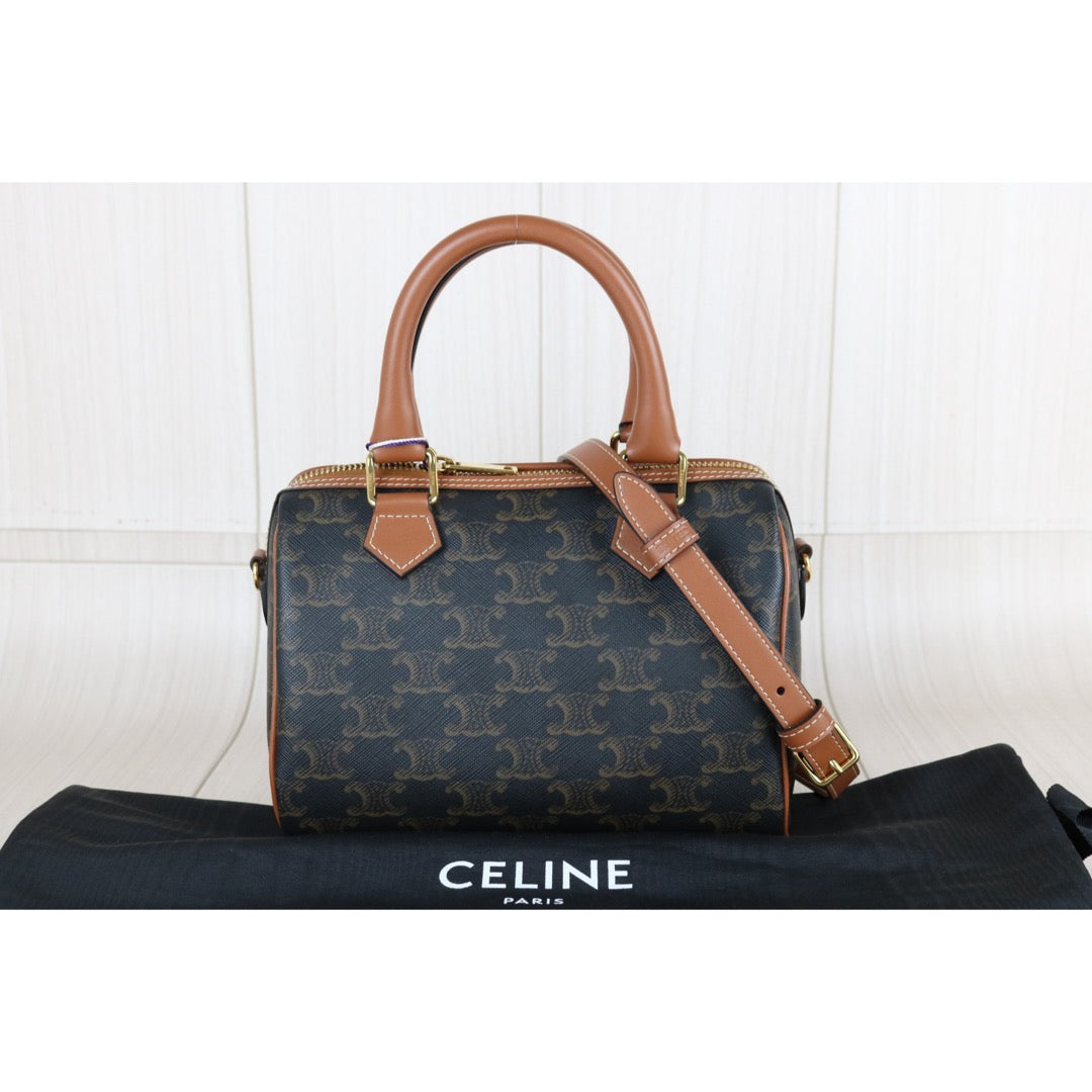 Excellent（Rank SA）｜ CELINE Macadam Triomphe Poston PM Handbag Bag With Shoulder Strap ｜W26020604