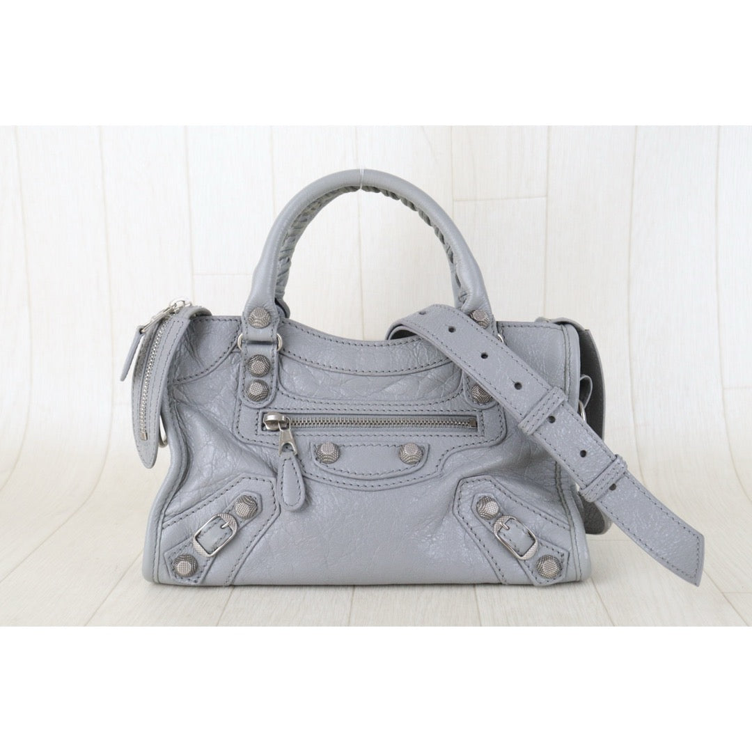 Include Entrupy Certificate of Authenticity｜Very Good ( Rank A)｜Balenciaga Waxed Leather Gaint Classic City Mini Grey HandBag Shoulder Bag ｜S26083014