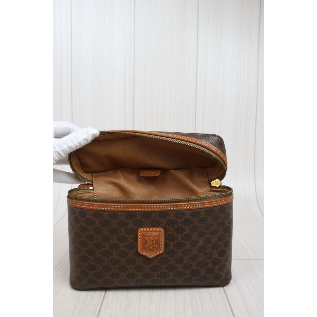 Good ( Rank AB)｜ CELINE Macadam Vanity Handbag ｜25100201