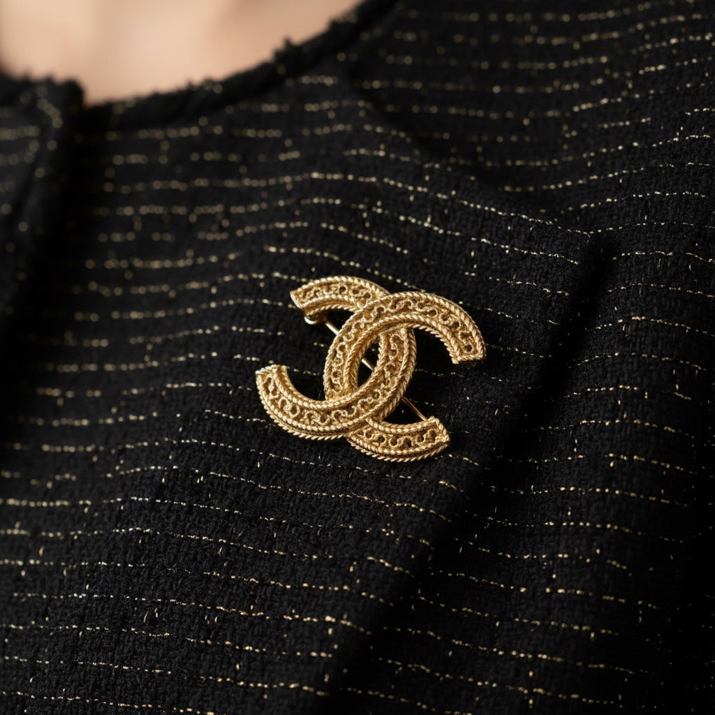 Include Authentic Detective Certificate of Authenticity｜Very Good ( Rank A)｜ CHANEL Vintage Coco Mark Engraved Brooch ｜26062905