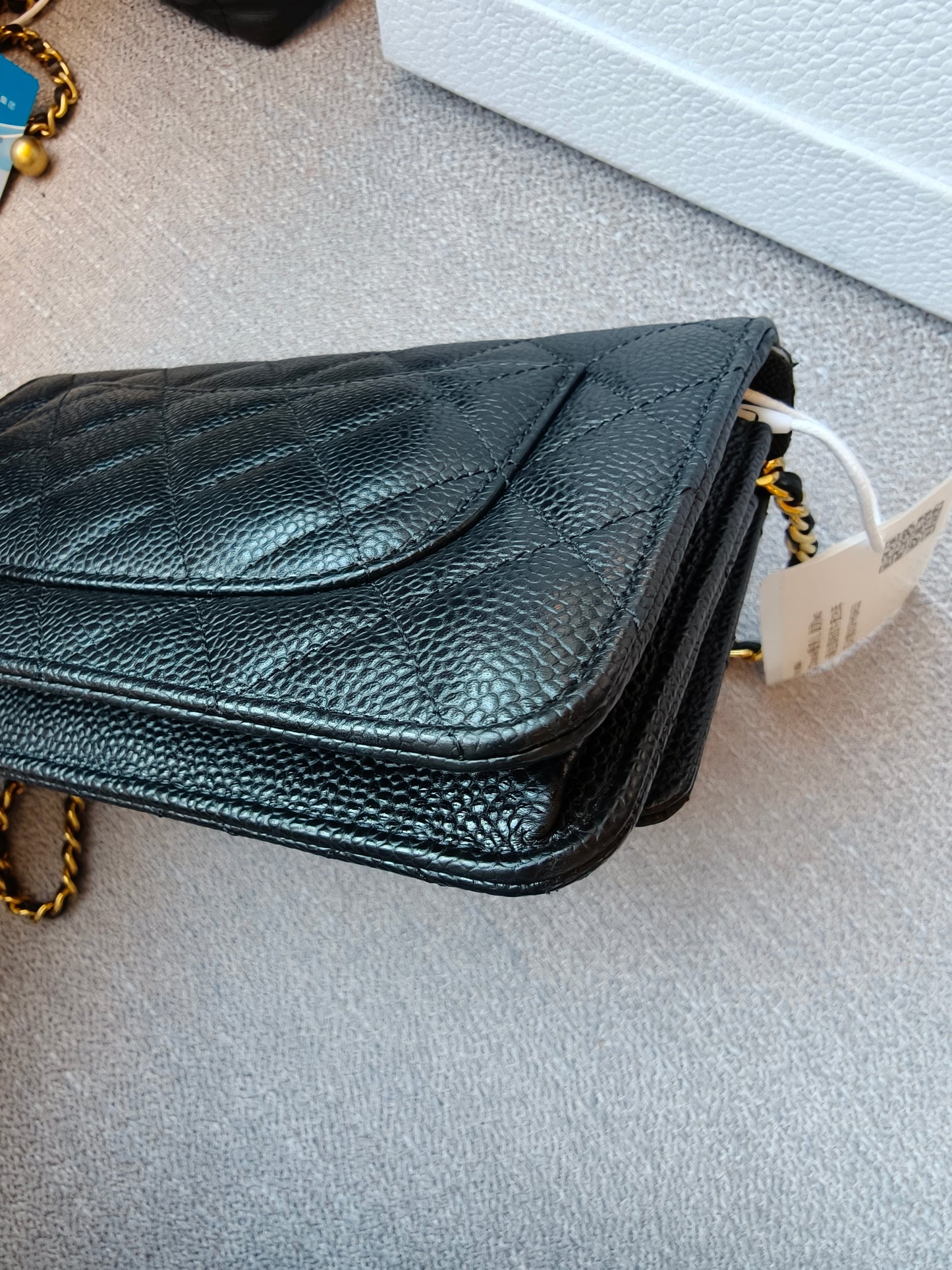 First installment 1/3｜ Include Entrupy Certificate of Authenticity｜Very Good ( Rank A)｜CHANEL Caviar Skin WOC Chain Bag Black
