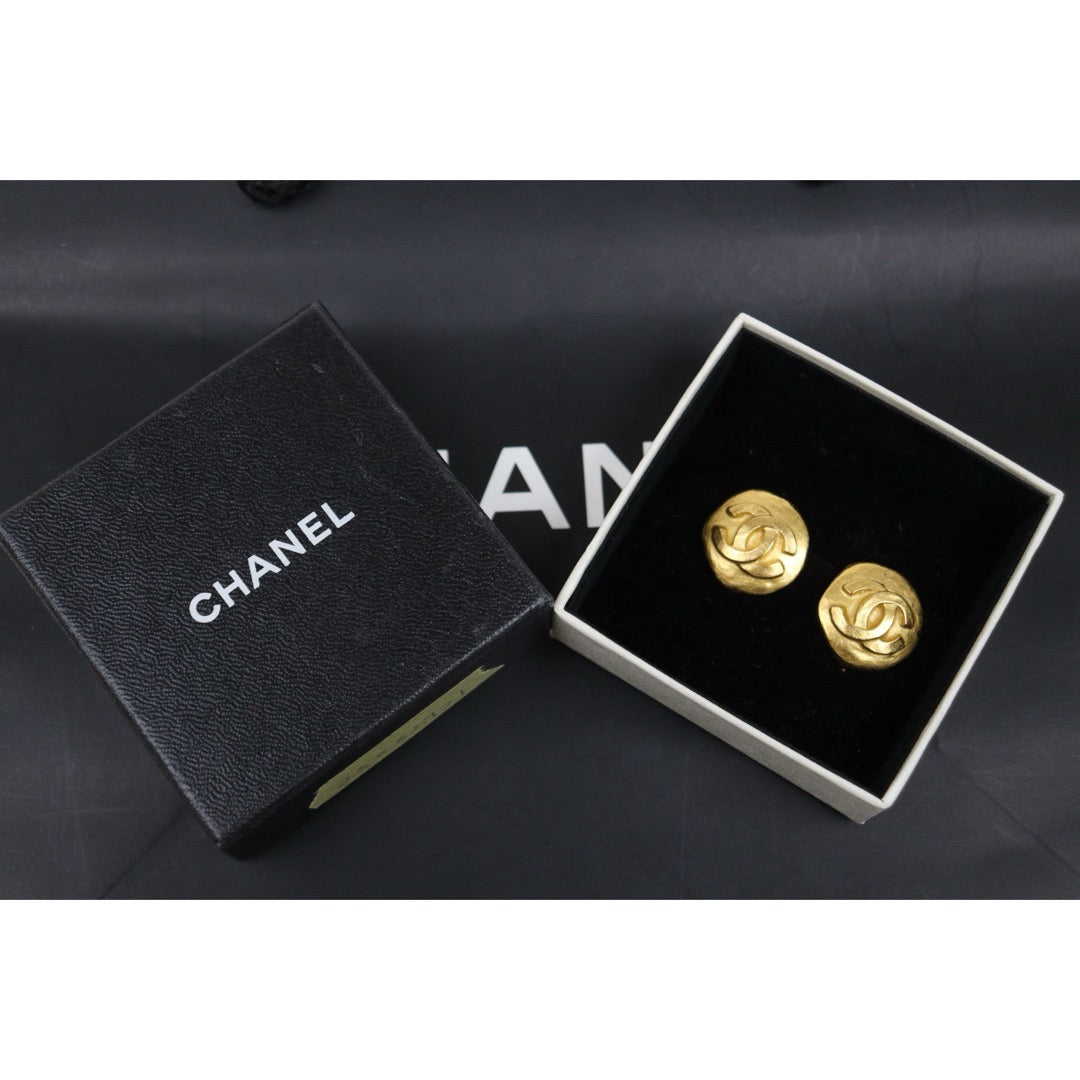 Very Good ( Rank A) ｜CHANEL Coco Mark Gold 24 Plated Round Earrings Made In 1995 Year｜25052921
